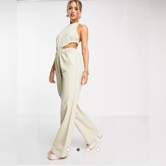 Pretty Lavish Lexi Scrunch Backless Jumpsuit, New with Tags - Picture 3 of 8